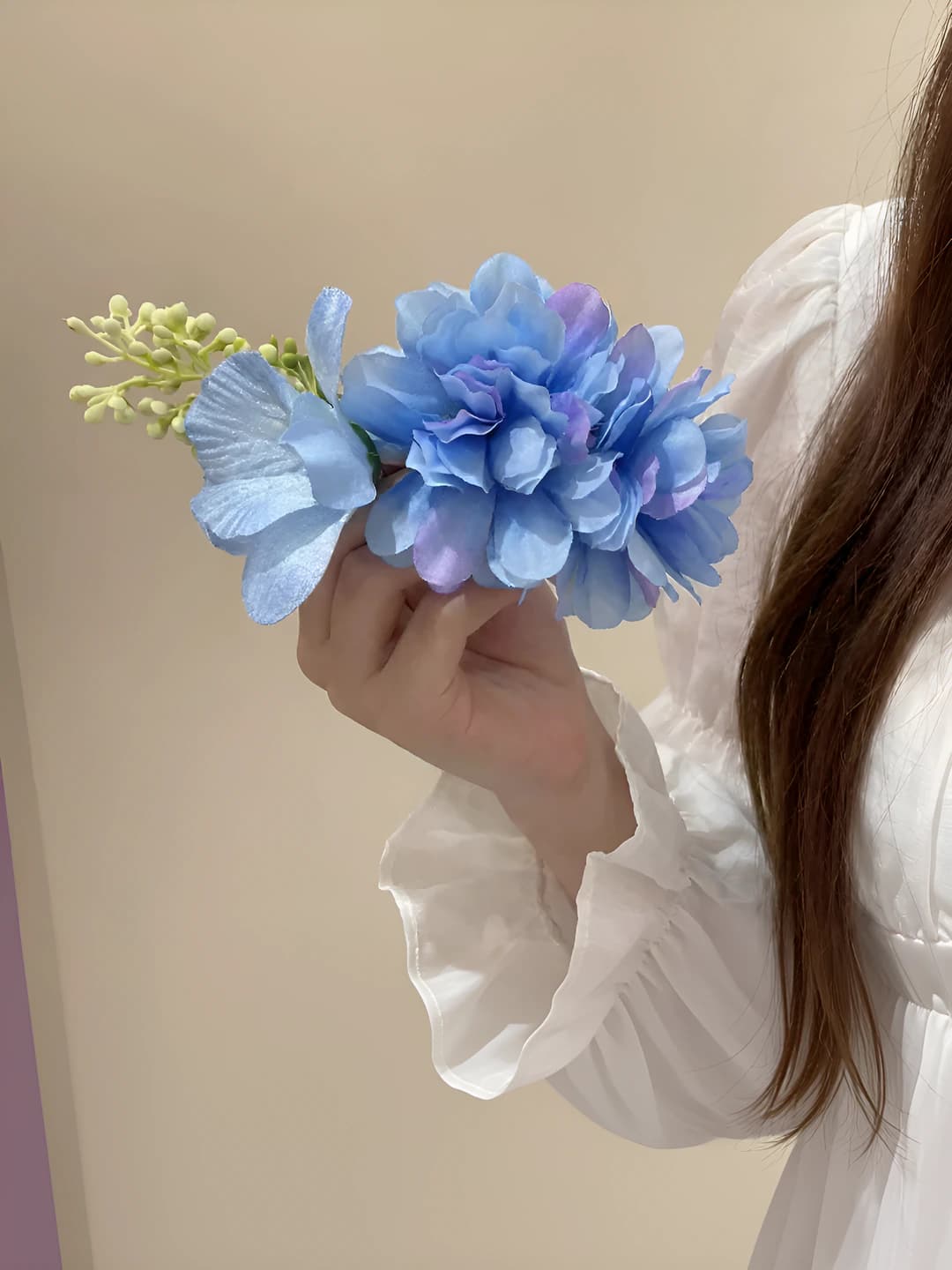Blue flower clip
