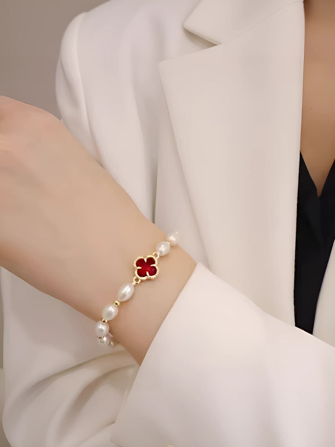 Women's faux pearl four-leaf clover bracelet, handmade, ins style forest aesthetic design