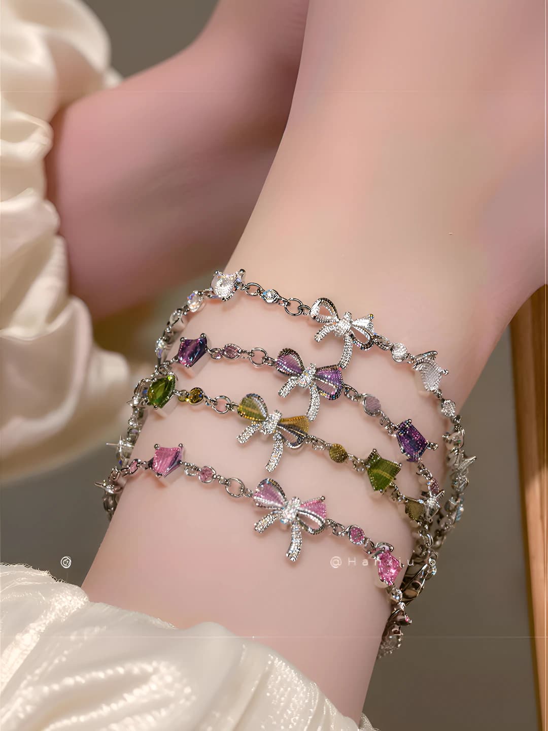 Women's bracelet with zircon, bow and heart in simple style