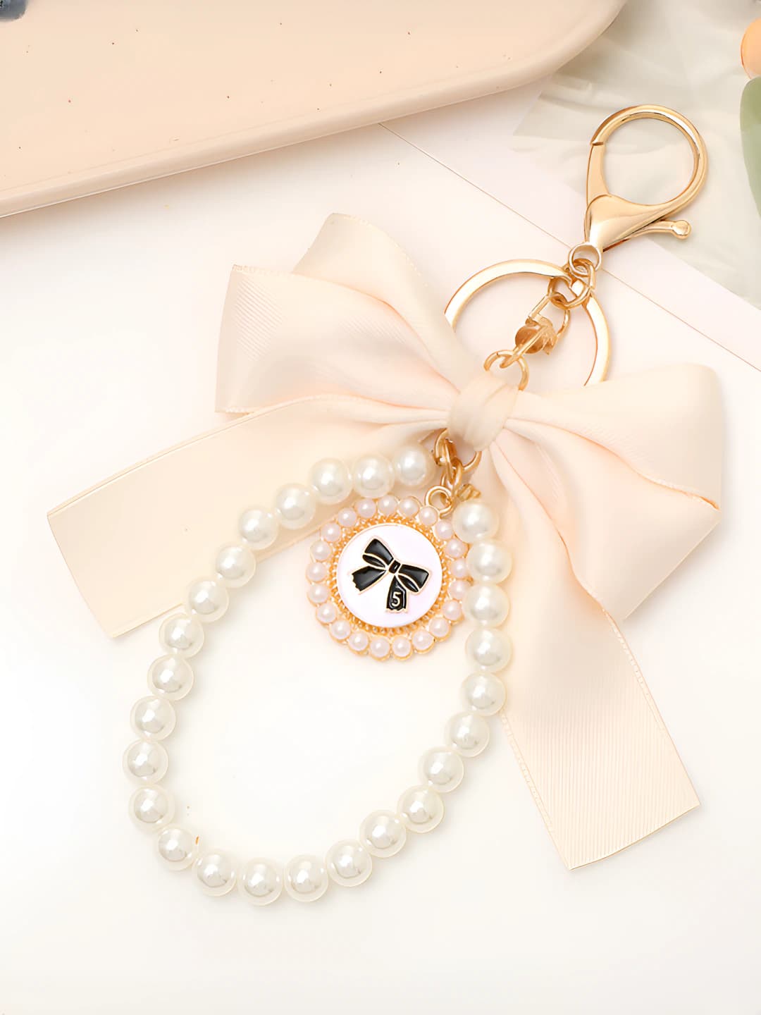 K3988 White