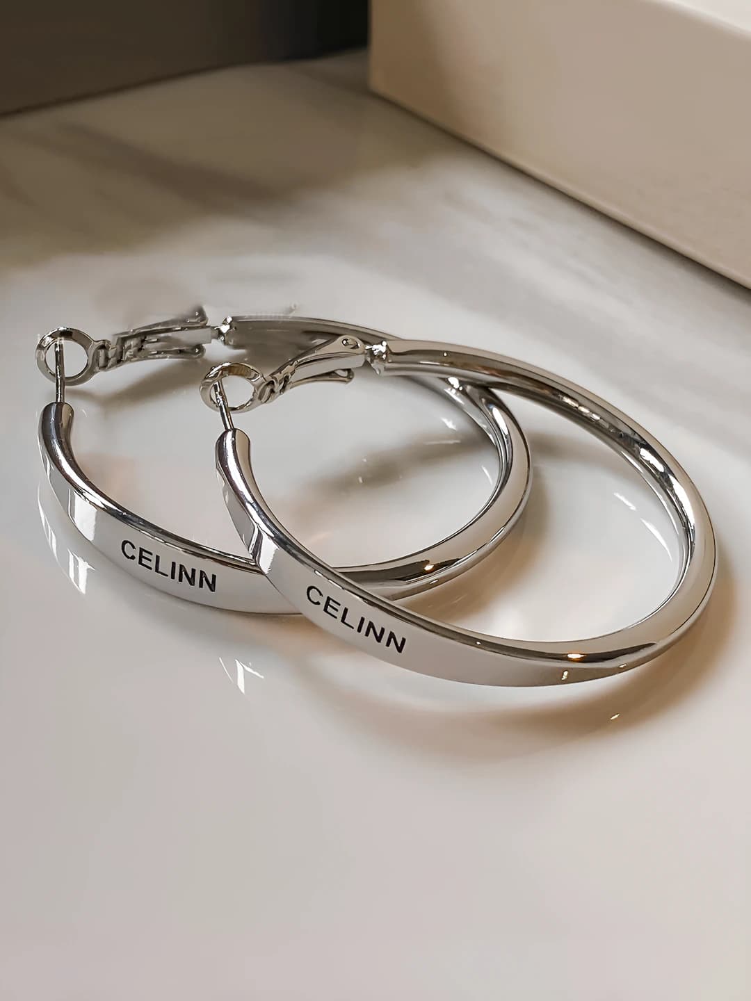Серебряная игла - Серебряный