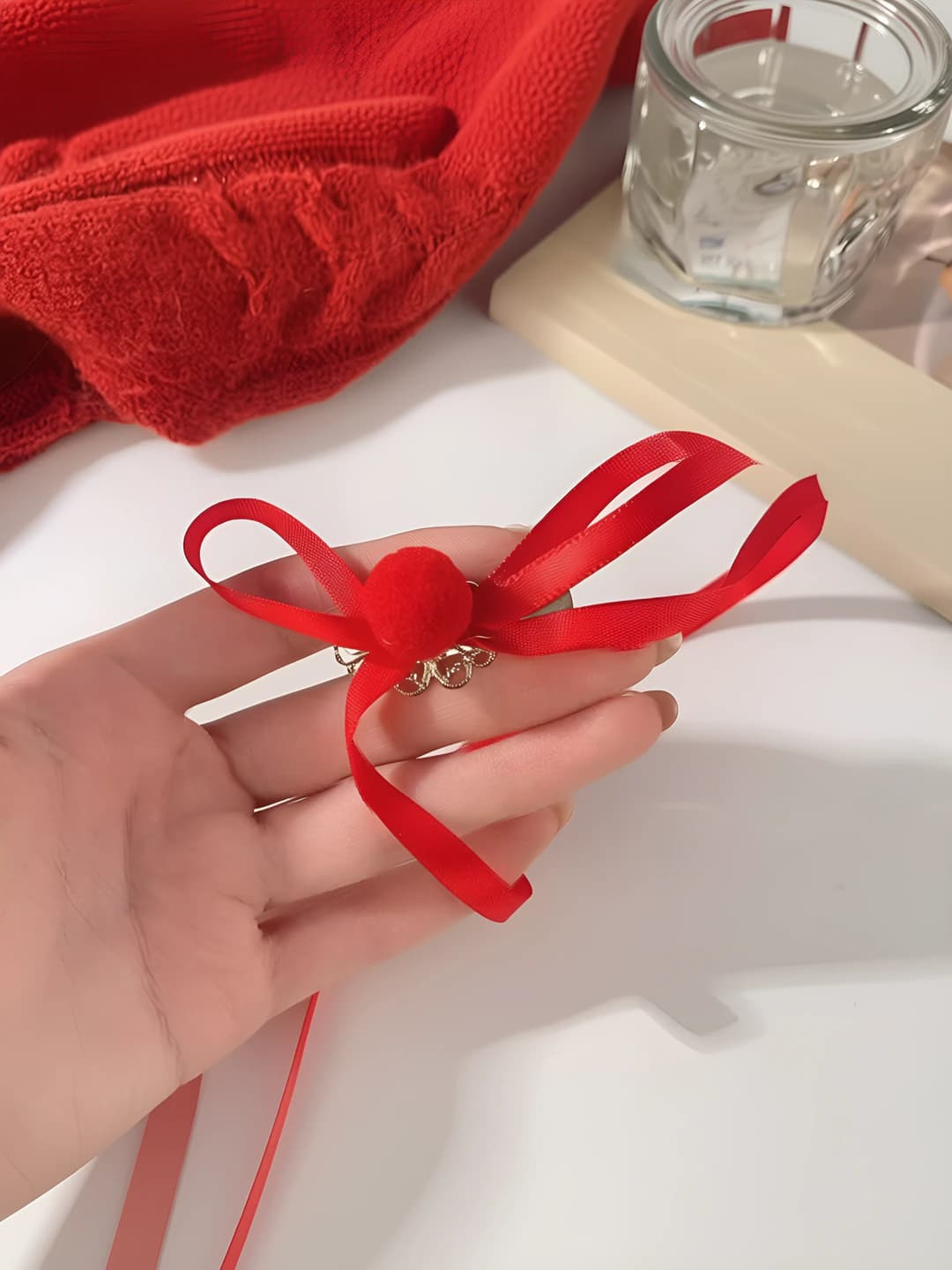Women's hair clips and combs with red ribbon and tassels for autumn-winter