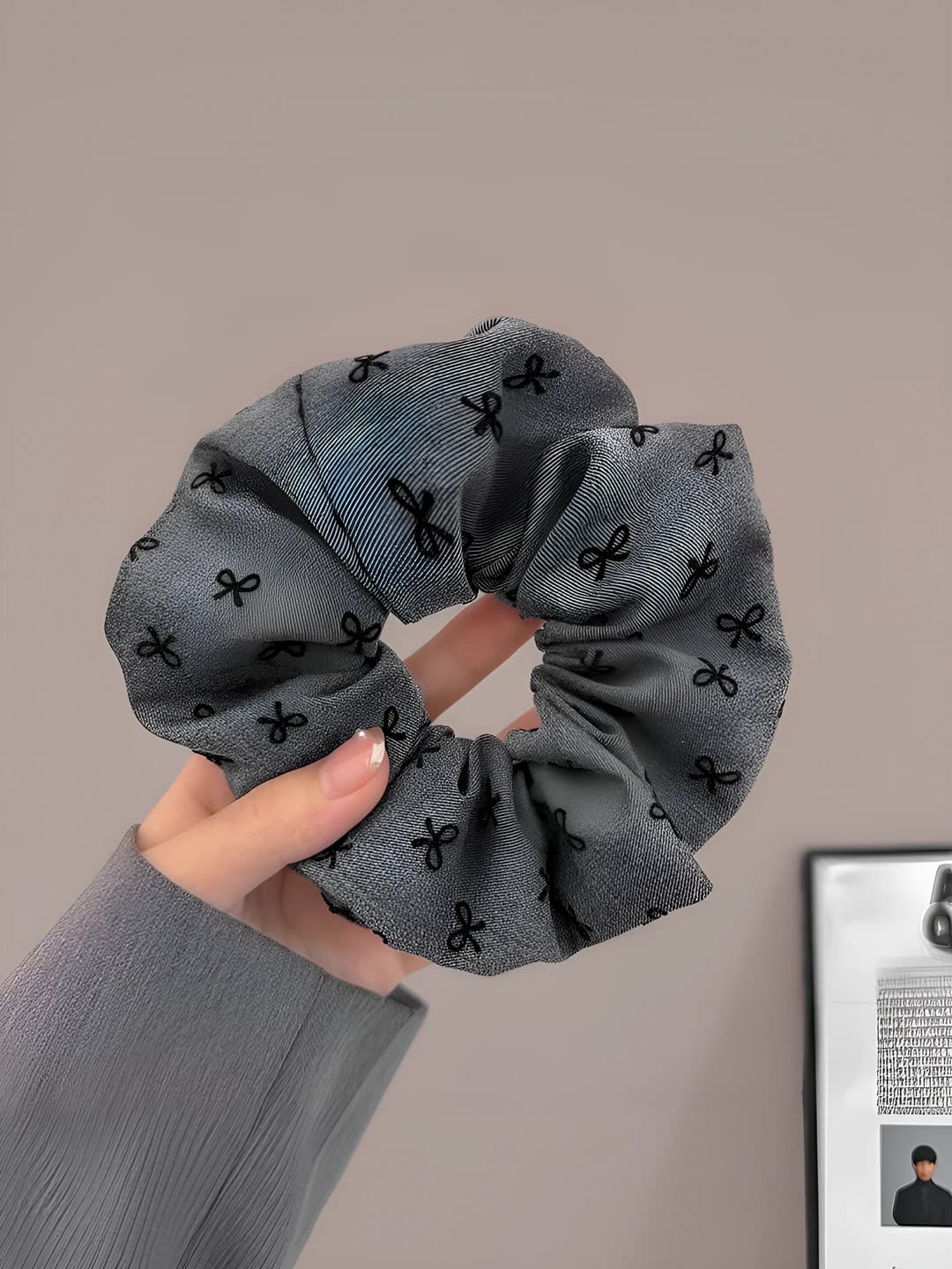 2# Grey bow