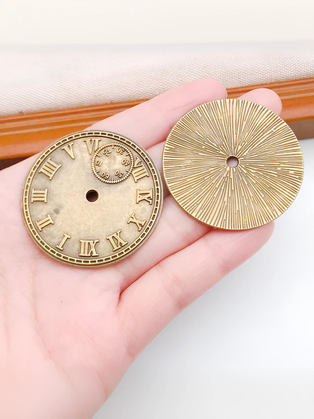 1 старинный бирюзовый большой круг 43x43mm-9.7g-8905