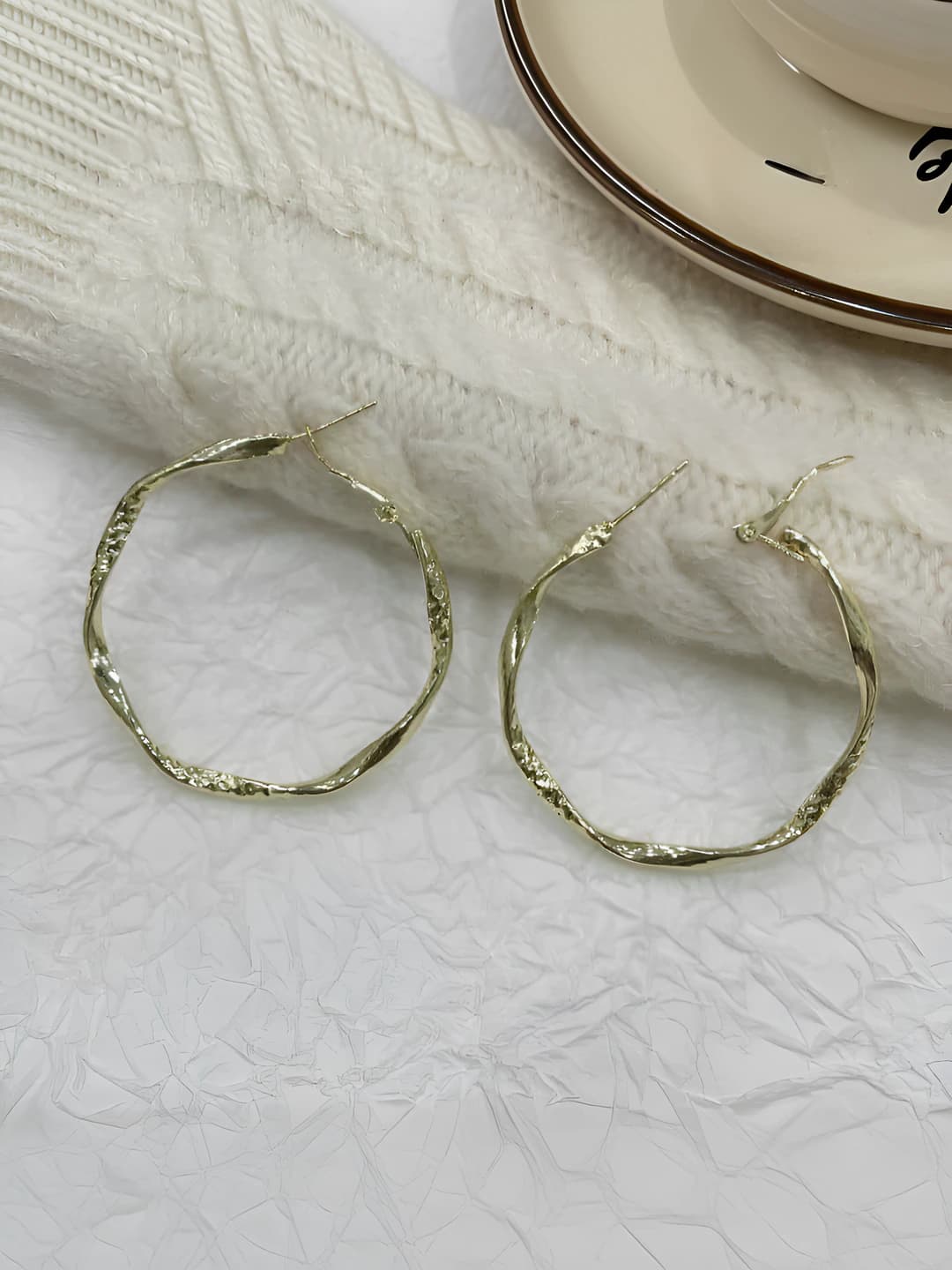 Irregular gold earrings, 1 pair