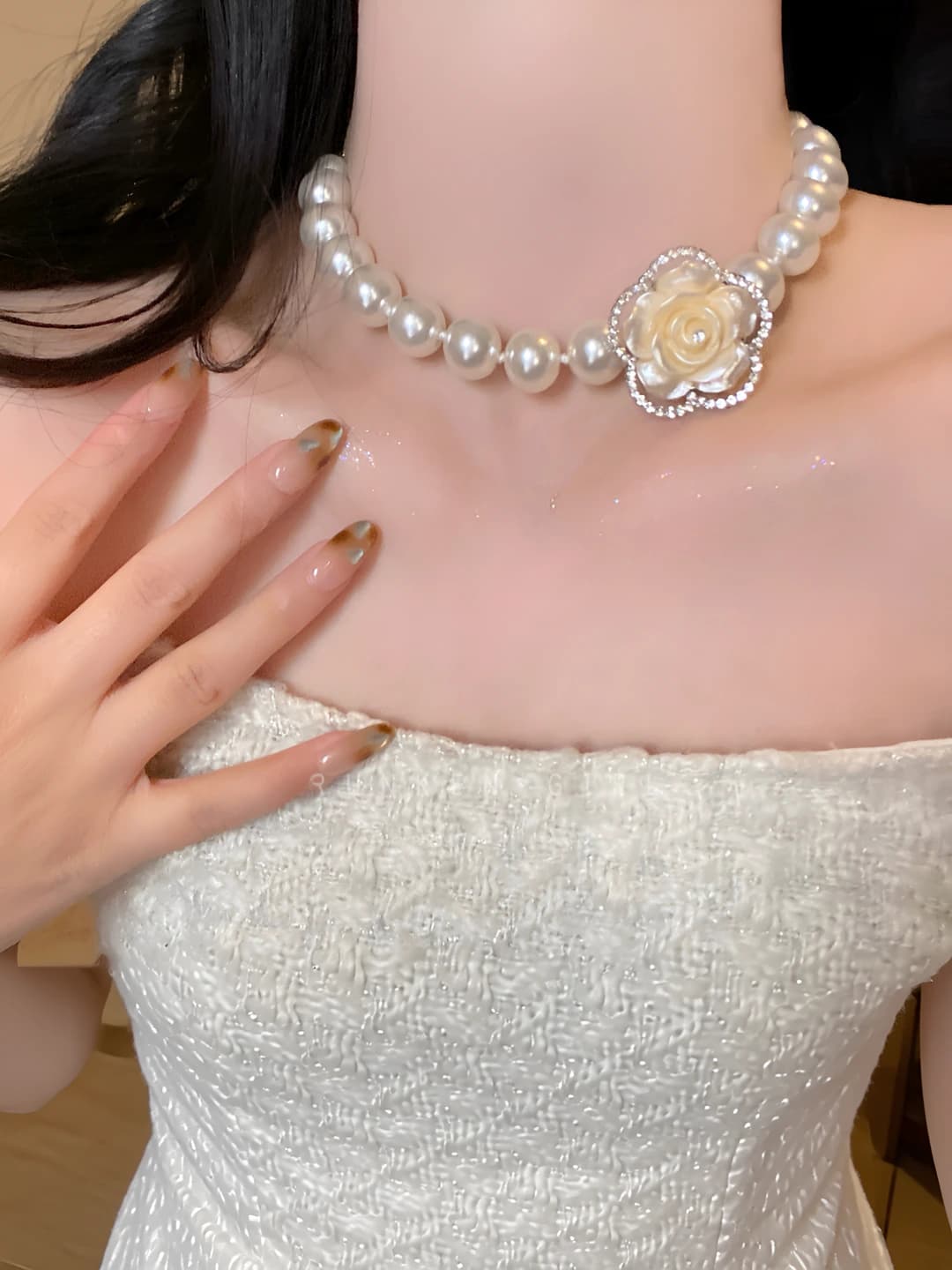 36# Necklace - Silver - White - Single layer