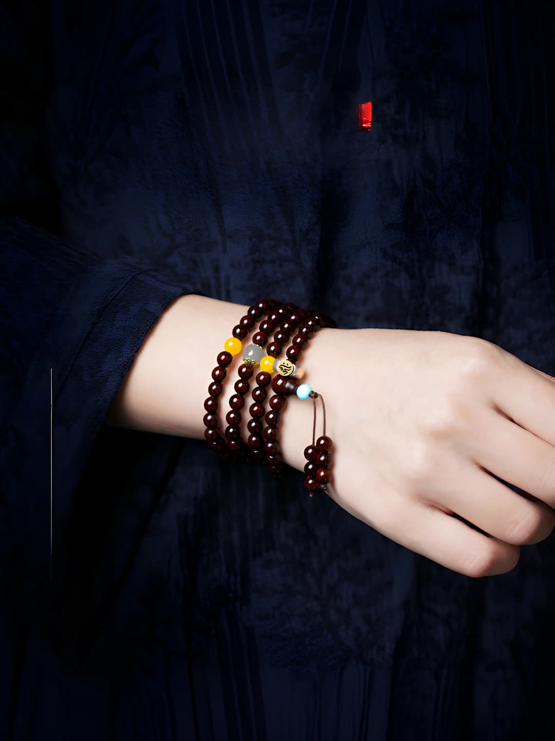 8mm Sandalwood, Sichqon