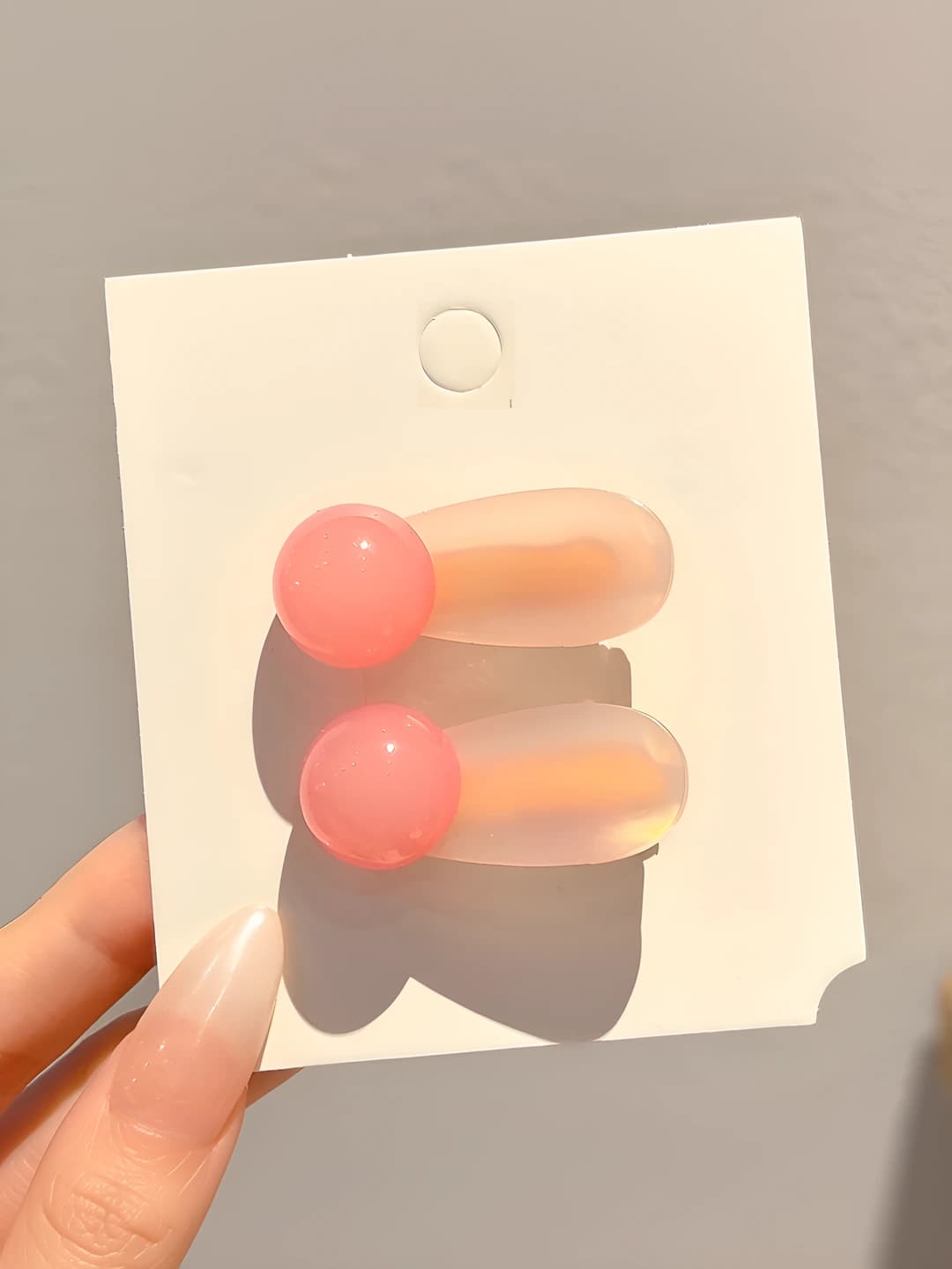 Light pink (~3.5 cm)