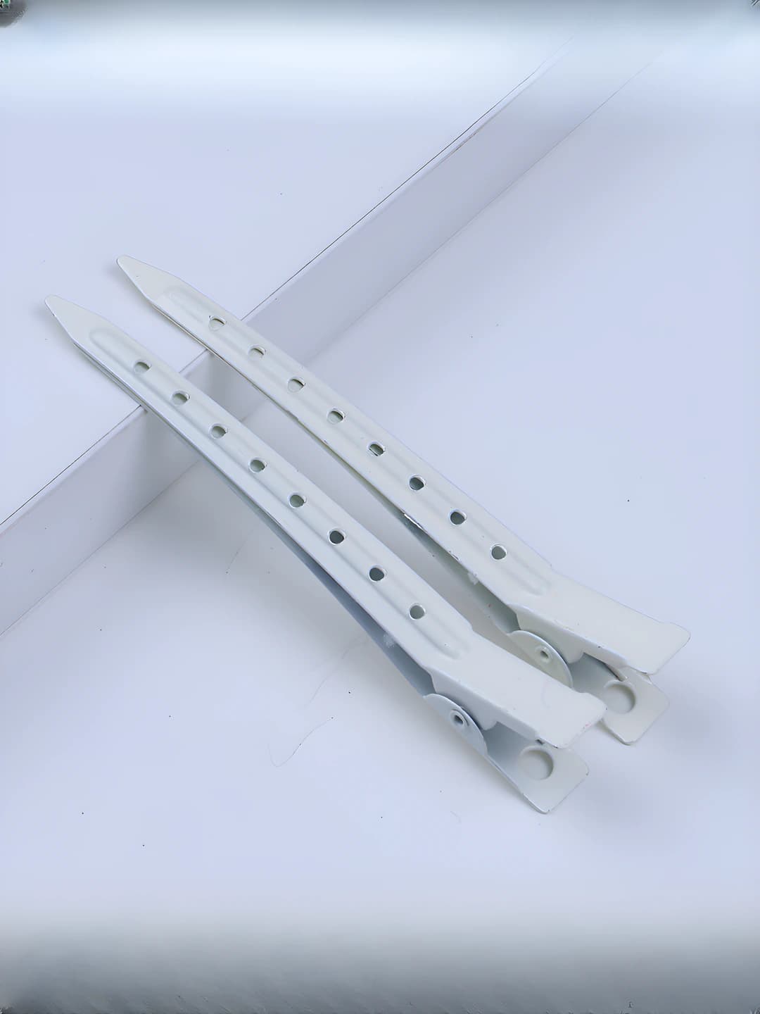 8-hole large Off-white