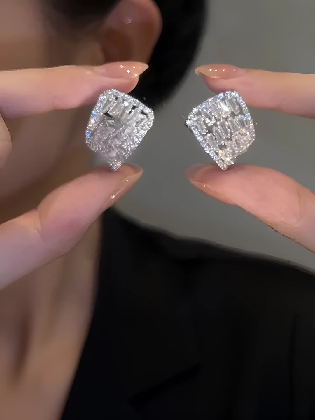 Женские серьги с серебро, вставками циркония, геометрической формы, 3D изогнутый дизайн, стиль легкого люкса
