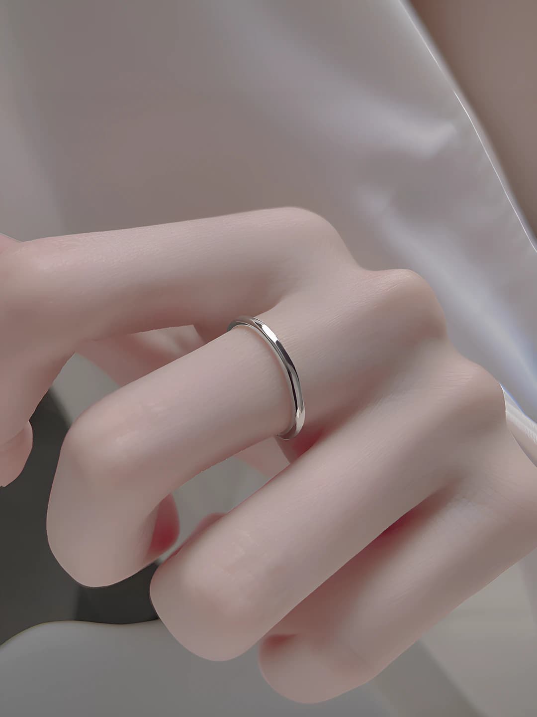 Women's simple open ring with geometric shape, ellipse and line design elements, made of copper with electroplating