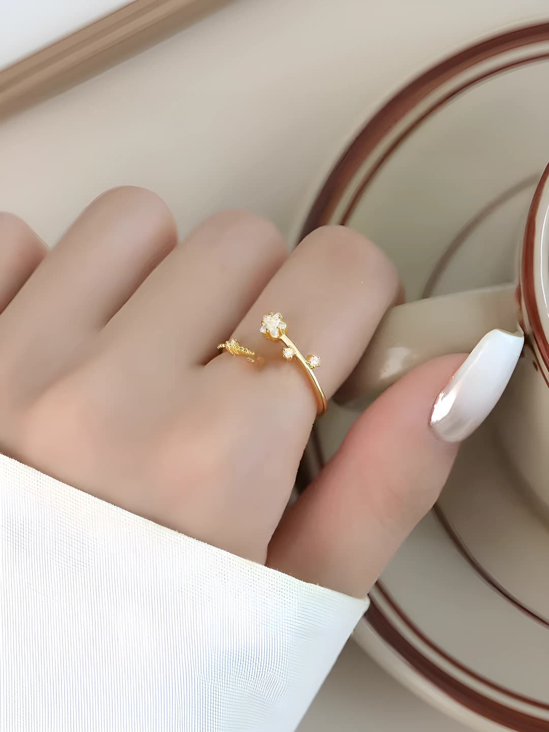 Gold star ring