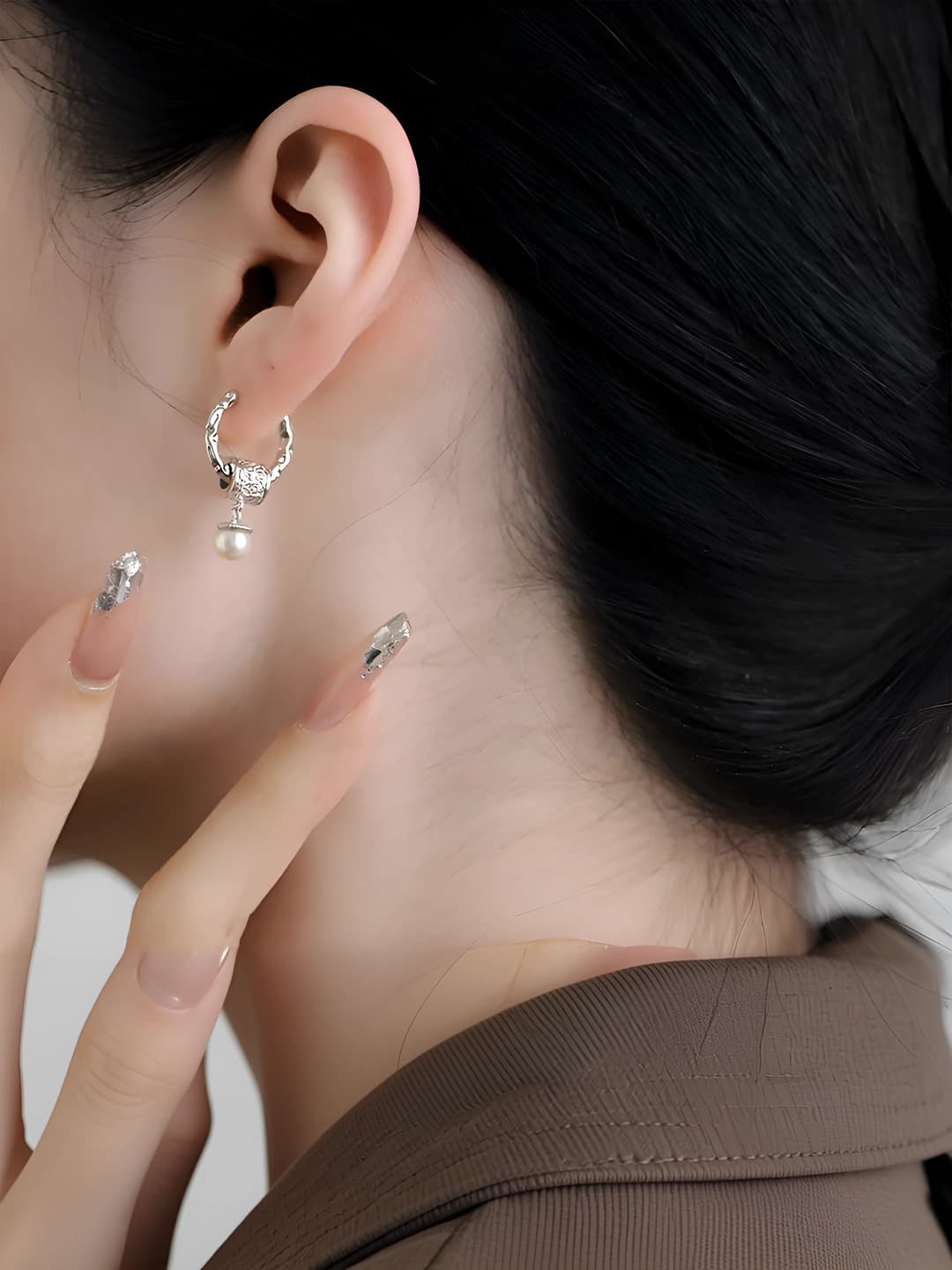 Women's retro geometric hoop earrings with pearl drop, silver posts, copper material, electroplated finish