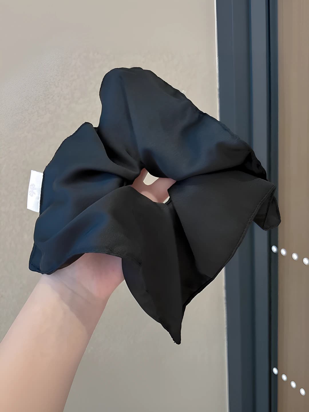 22# Satin black square scarf 22cm