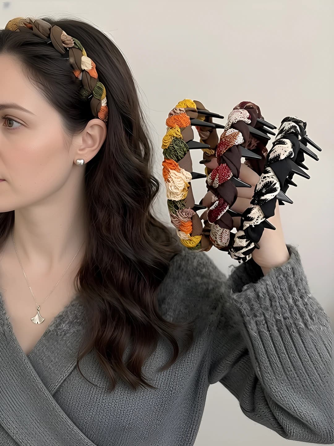 Non-slip fabric headband for women with teeth and waves, for face washing, modern minimalist style