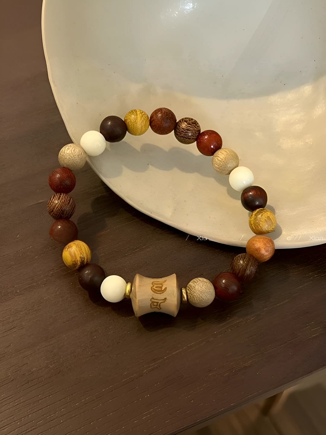 Sandalwood single strand bracelet