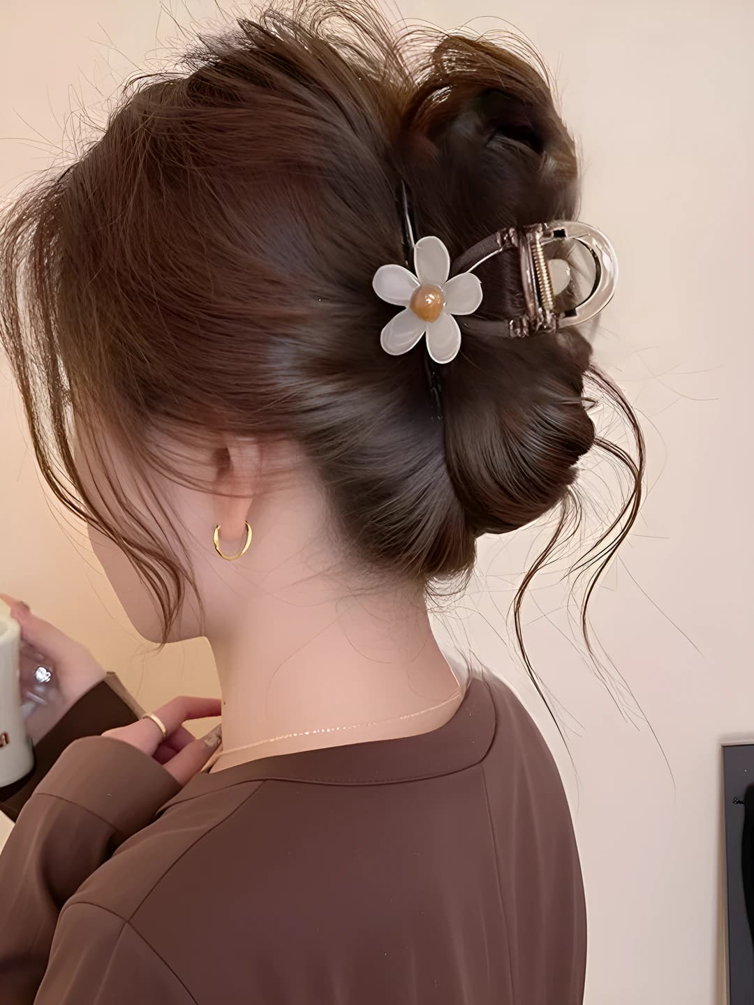 Beige five-petal flower 8 cm