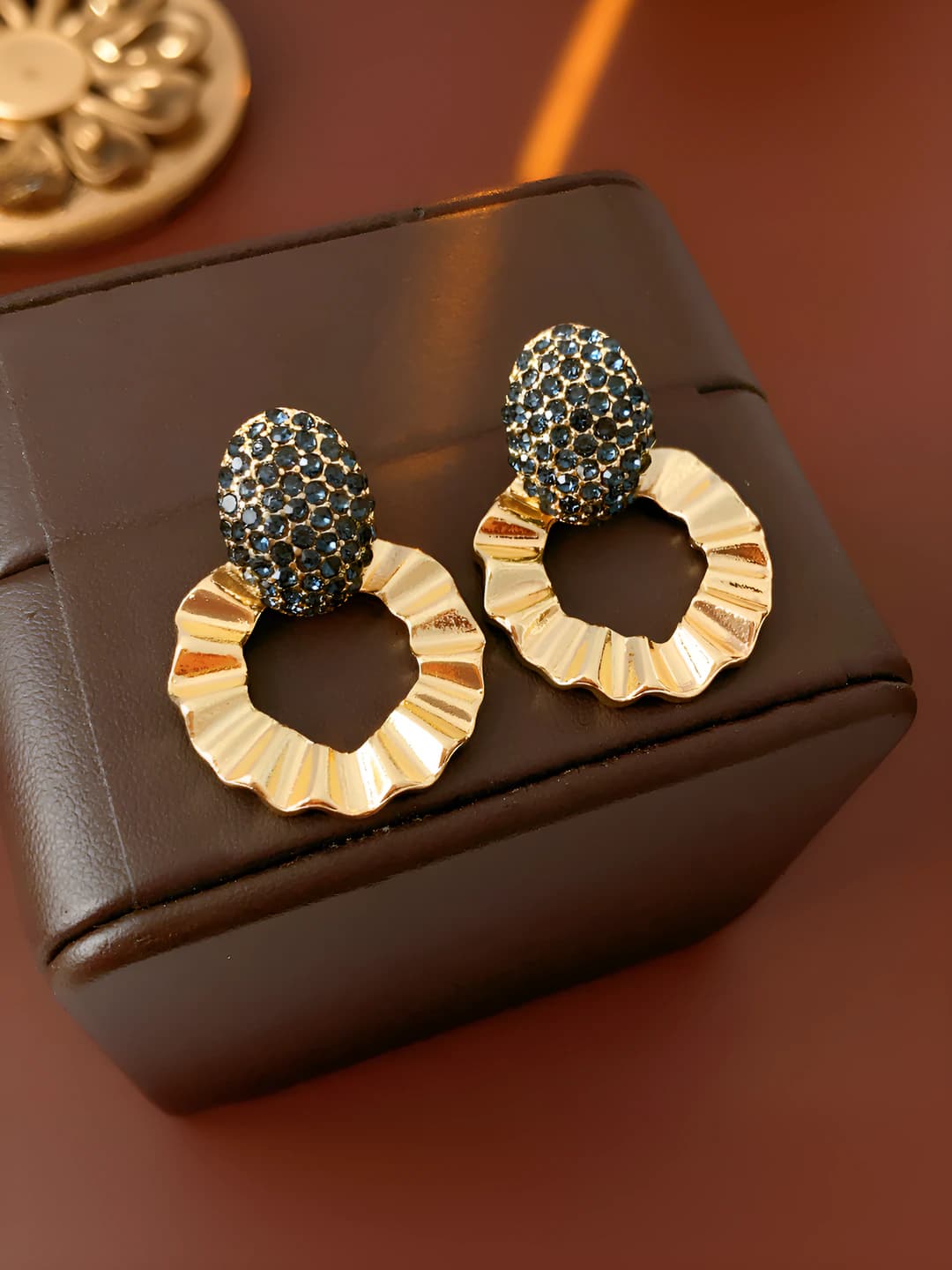 79# Silver pin - Gold - Blue