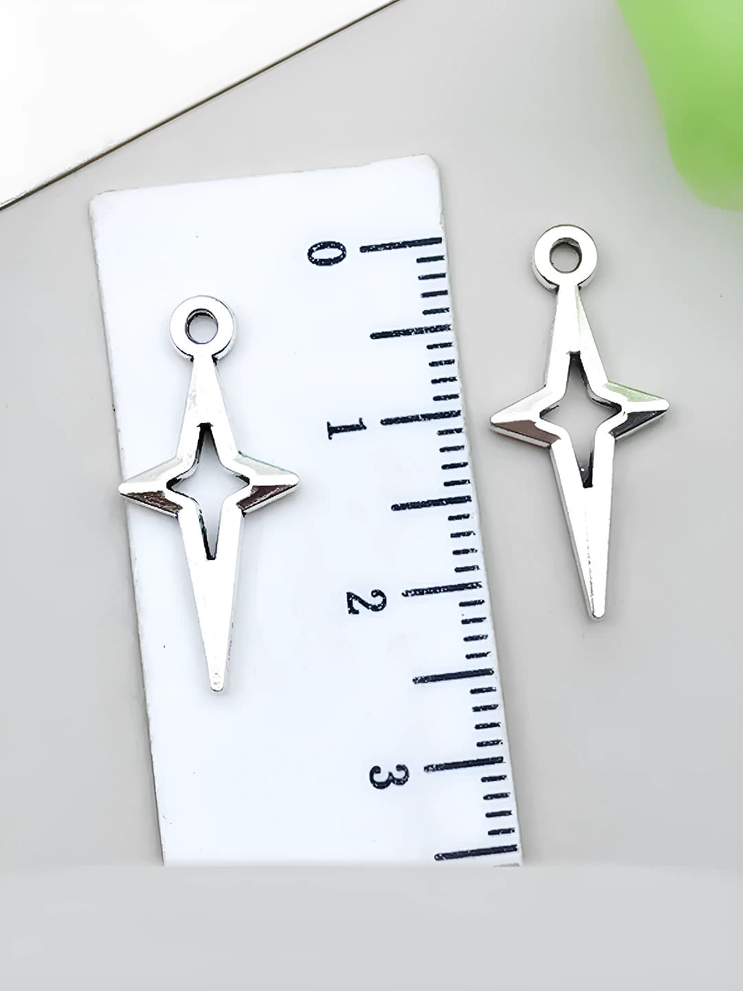 1 шт Крест и четырёхлучевая звезда 10x23mm-0.5g