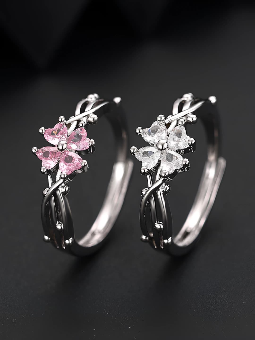 Women's Korean style light luxury ring with zircon and four-leaf clover