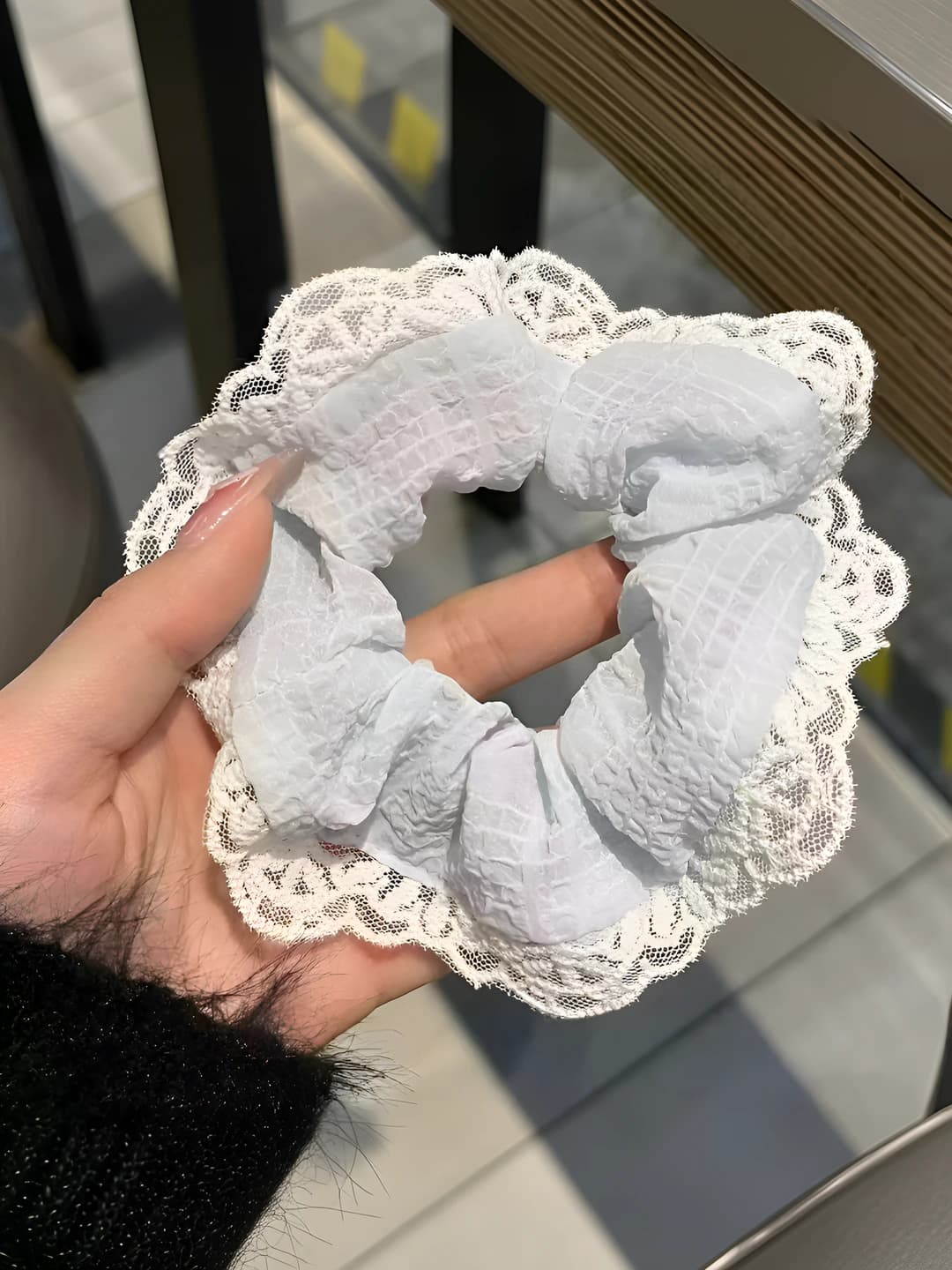 Blue lace scrunchie 10 cm