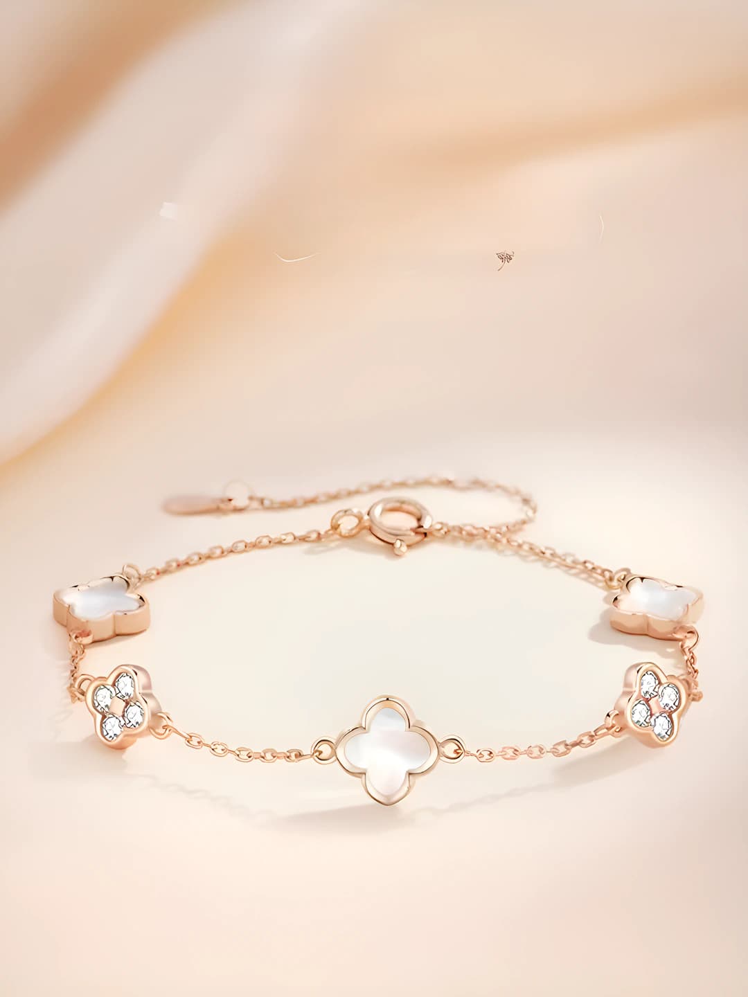 Gold white lucky bracelet