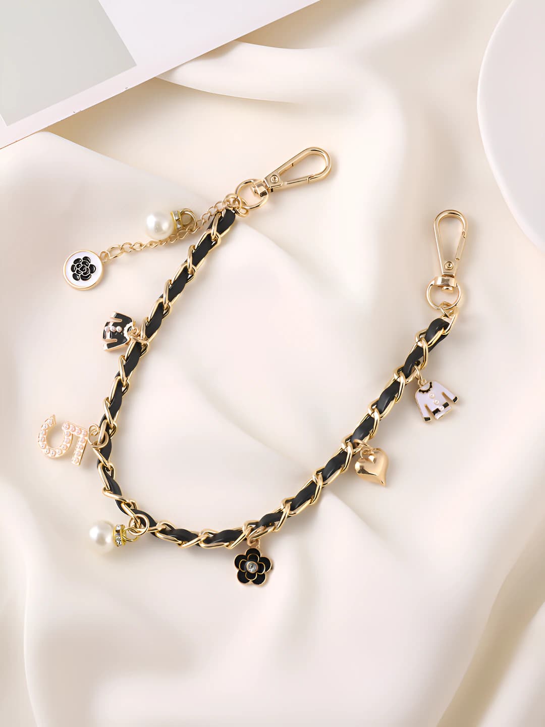 K2912 Chanel uslubidagi charm, qora