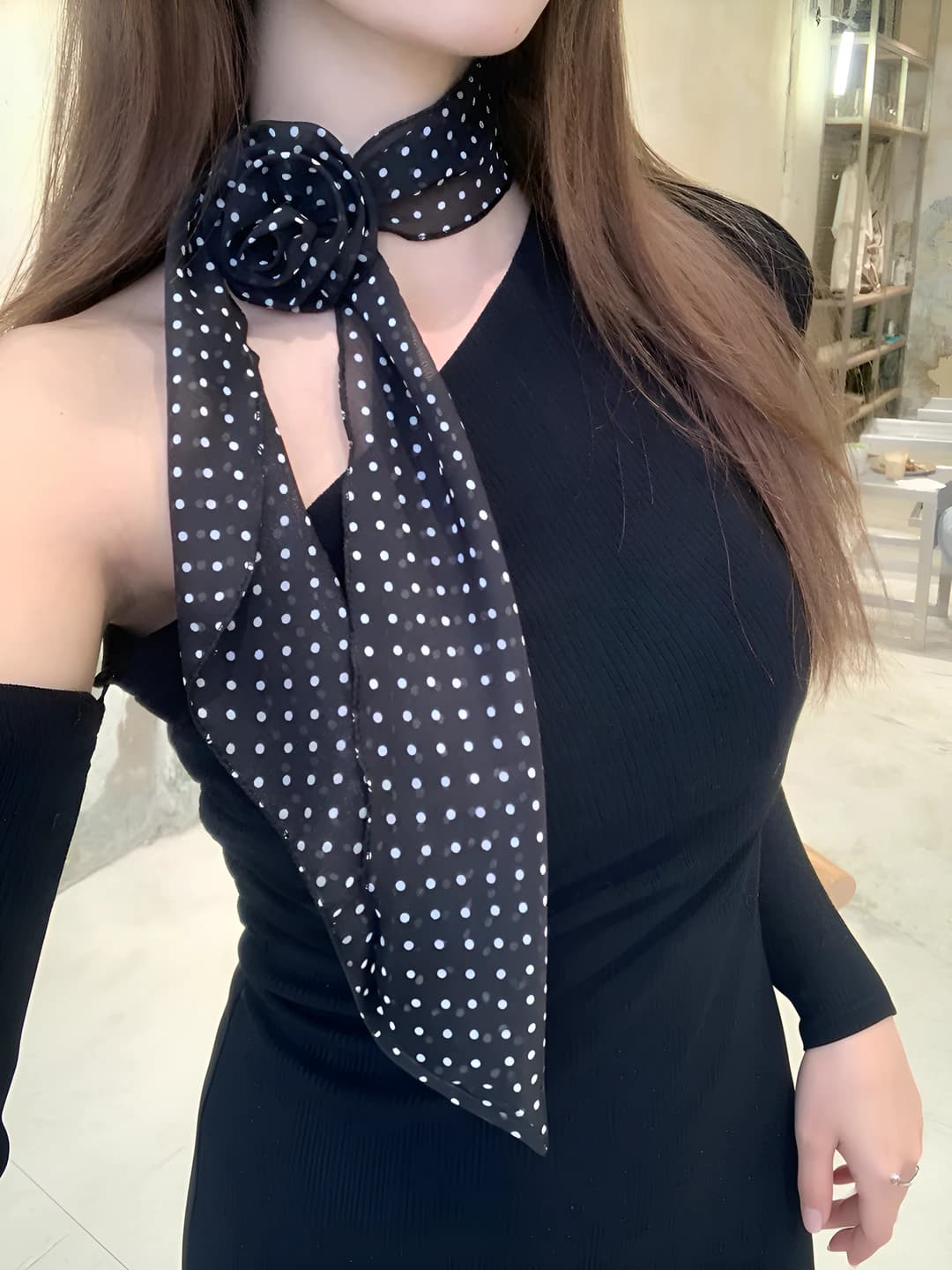 XL1557 Qora