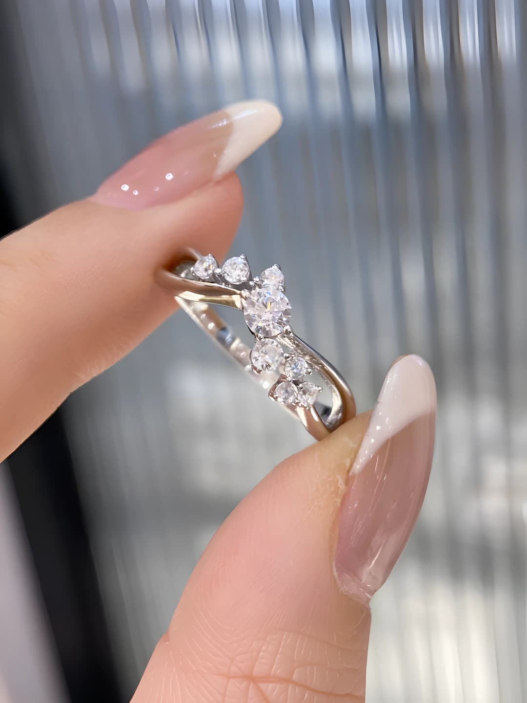 Women's star zircon ring, open design, light luxury