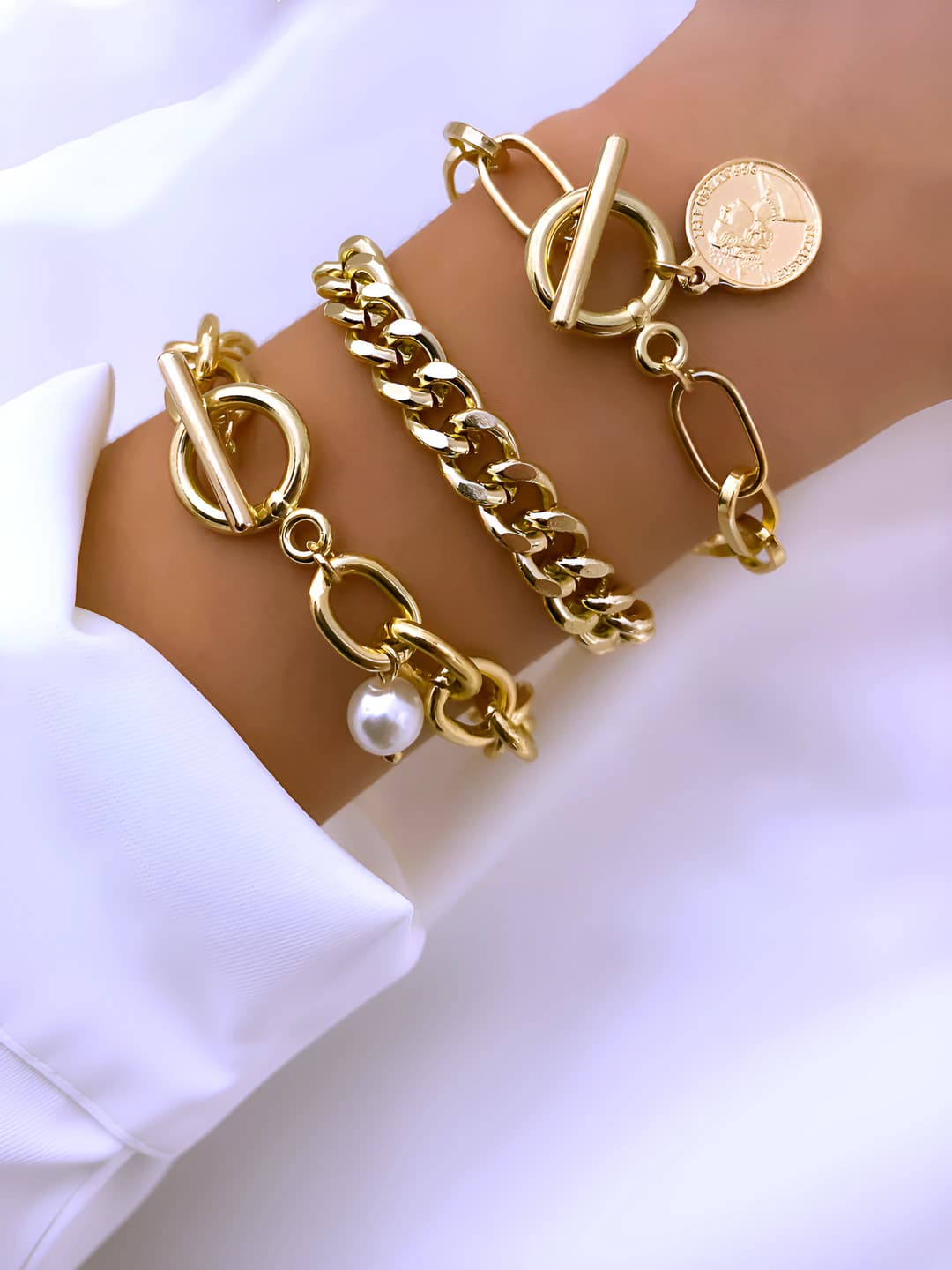 Women's OT chain bracelet in retro style with geometric shape, pearl inlay and human portrait relief