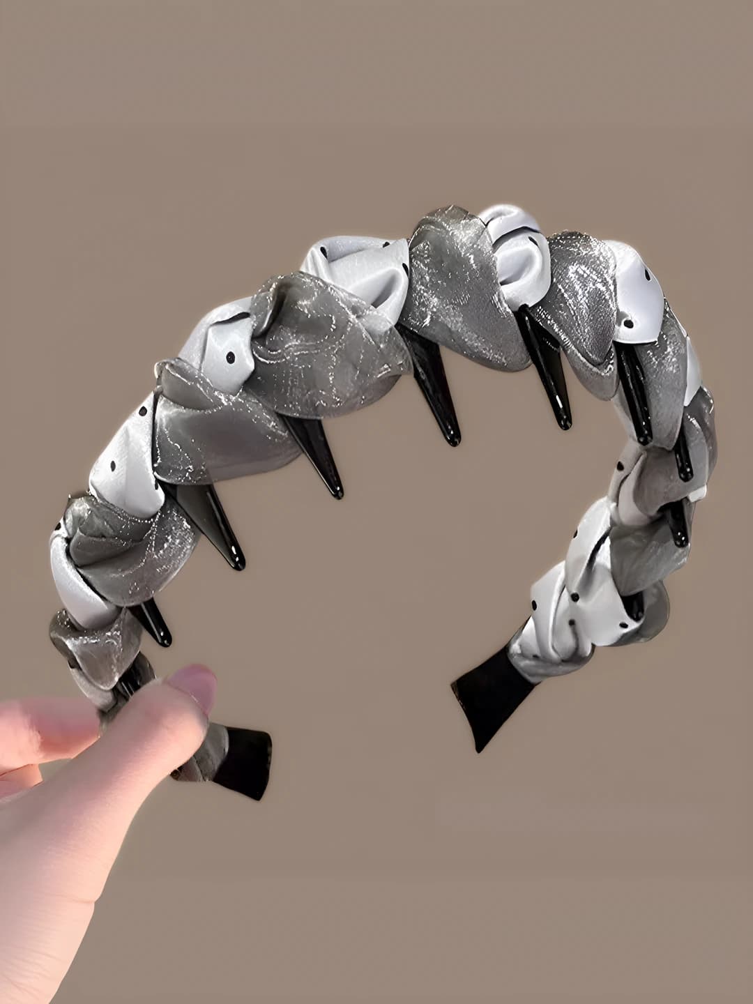 Kulrang dog'ali atlas soch tasi