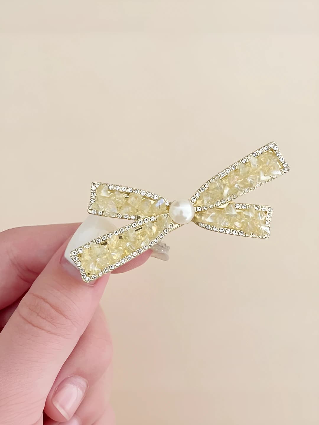 Champagne crystal bow - side clip