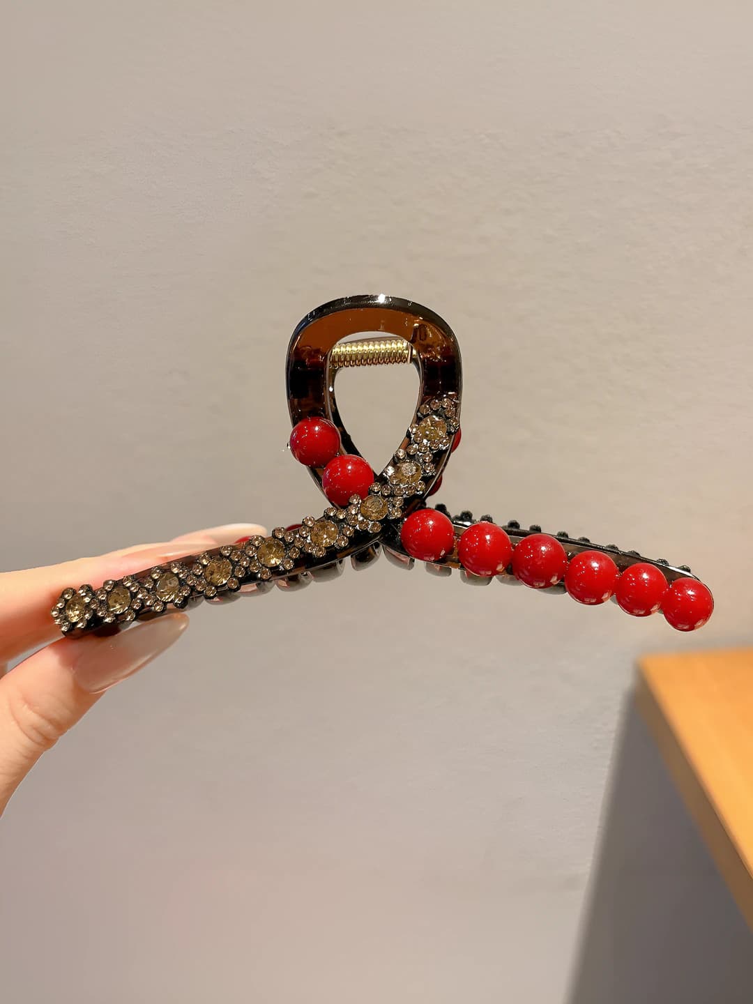 Red Bead Clip, 13 cm