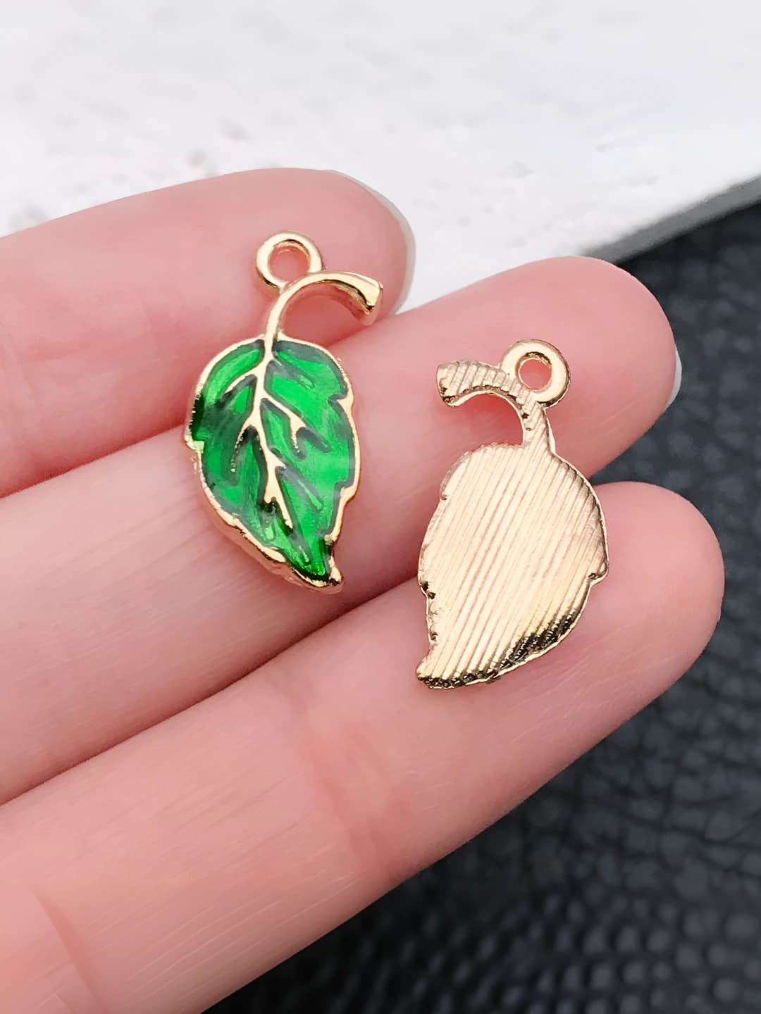 1 шт зелёный лист 12x20mm 0.9g