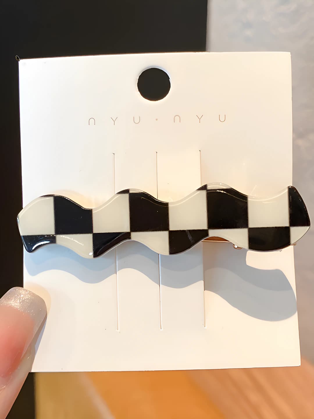 2# Black-white checkered curved hair clip