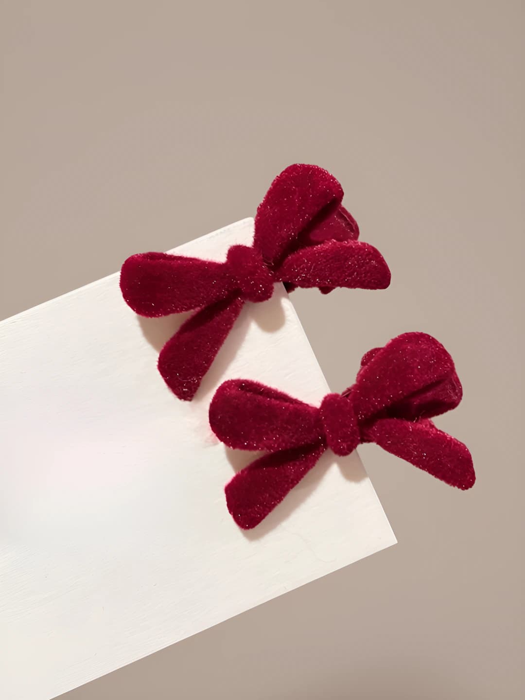 9# Qizil juft qisqich 1 juft (plastik)