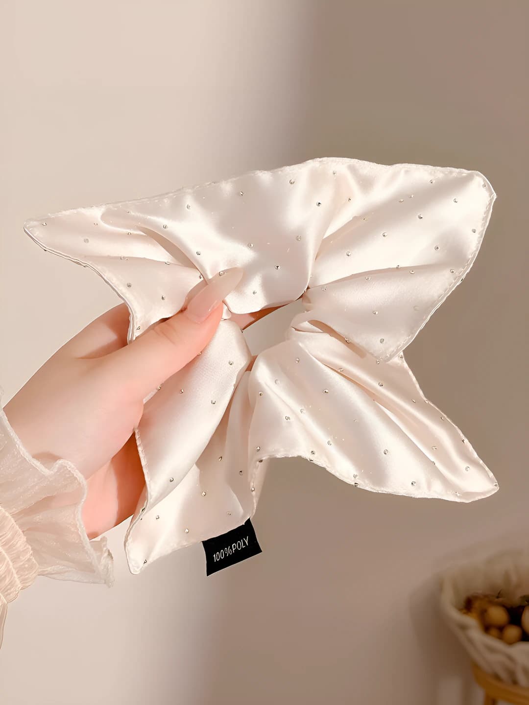 Beige, ~18 cm