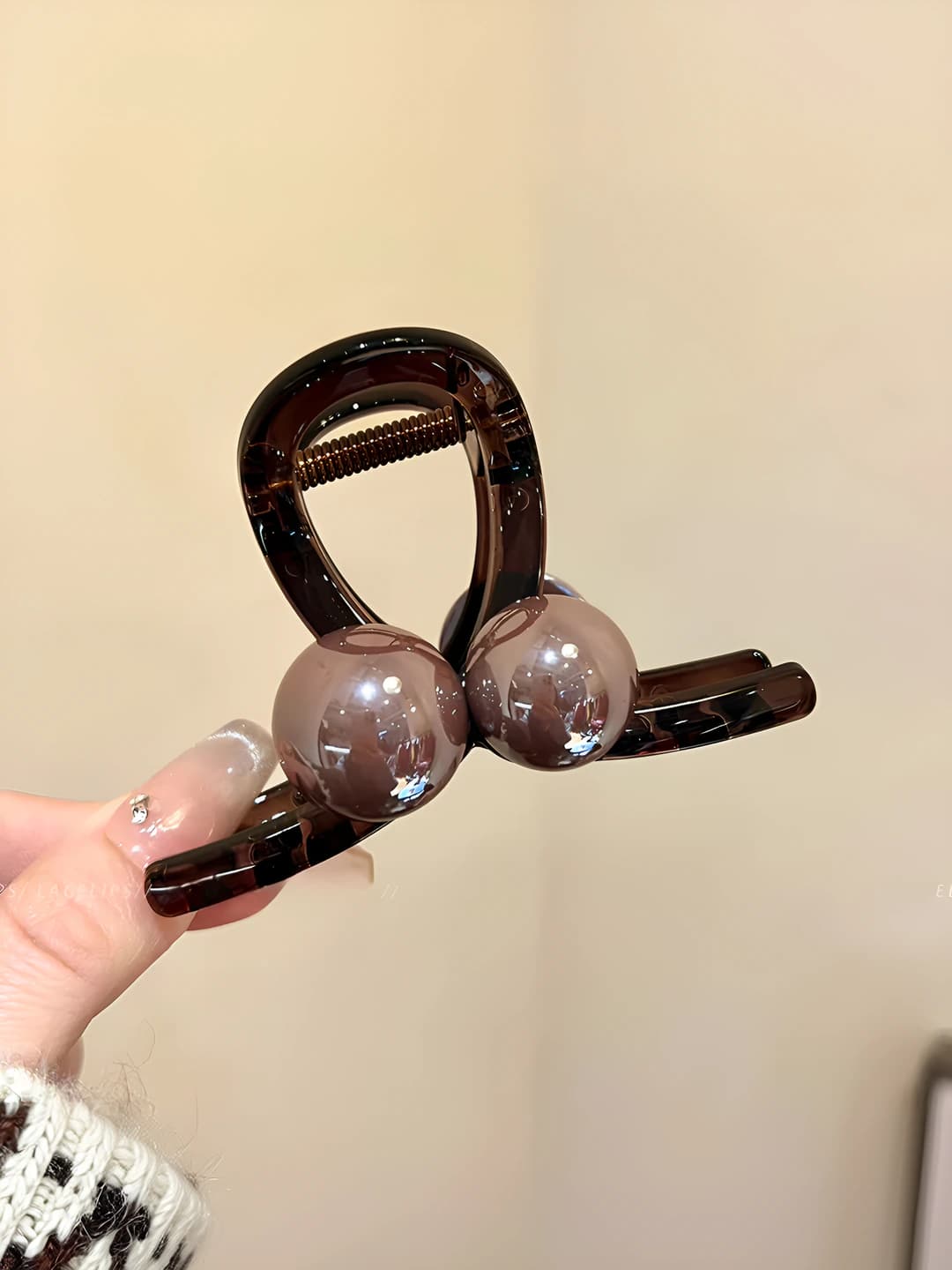 22# Medium coffee, two pearls, chocolate red-brown, 8 cm