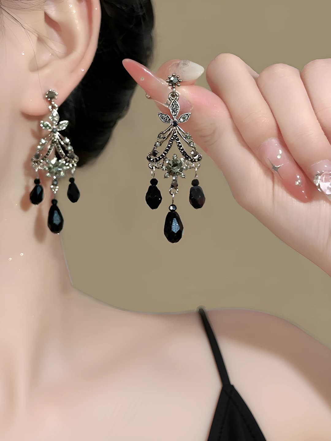 Women's long French retro style baroque black teardrop shape earrings with tassel design element