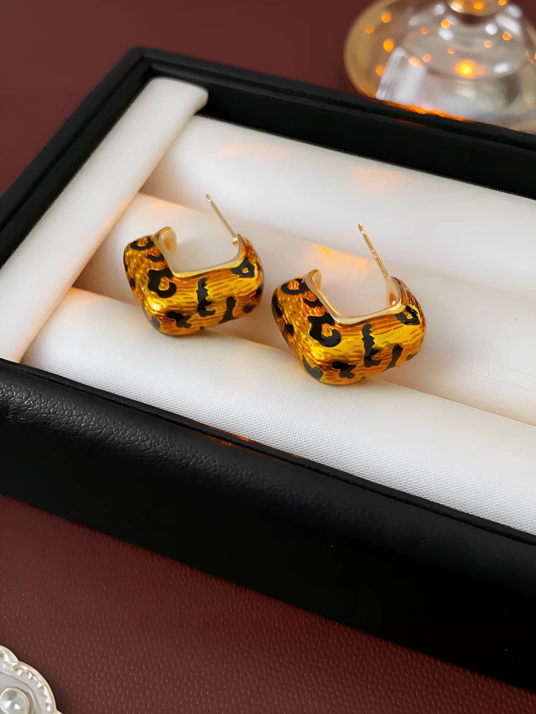 57 Silver - Gold - C-shape