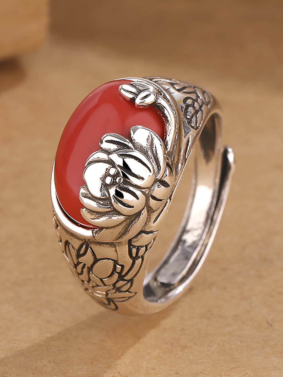 Women's retro style ring with national pattern