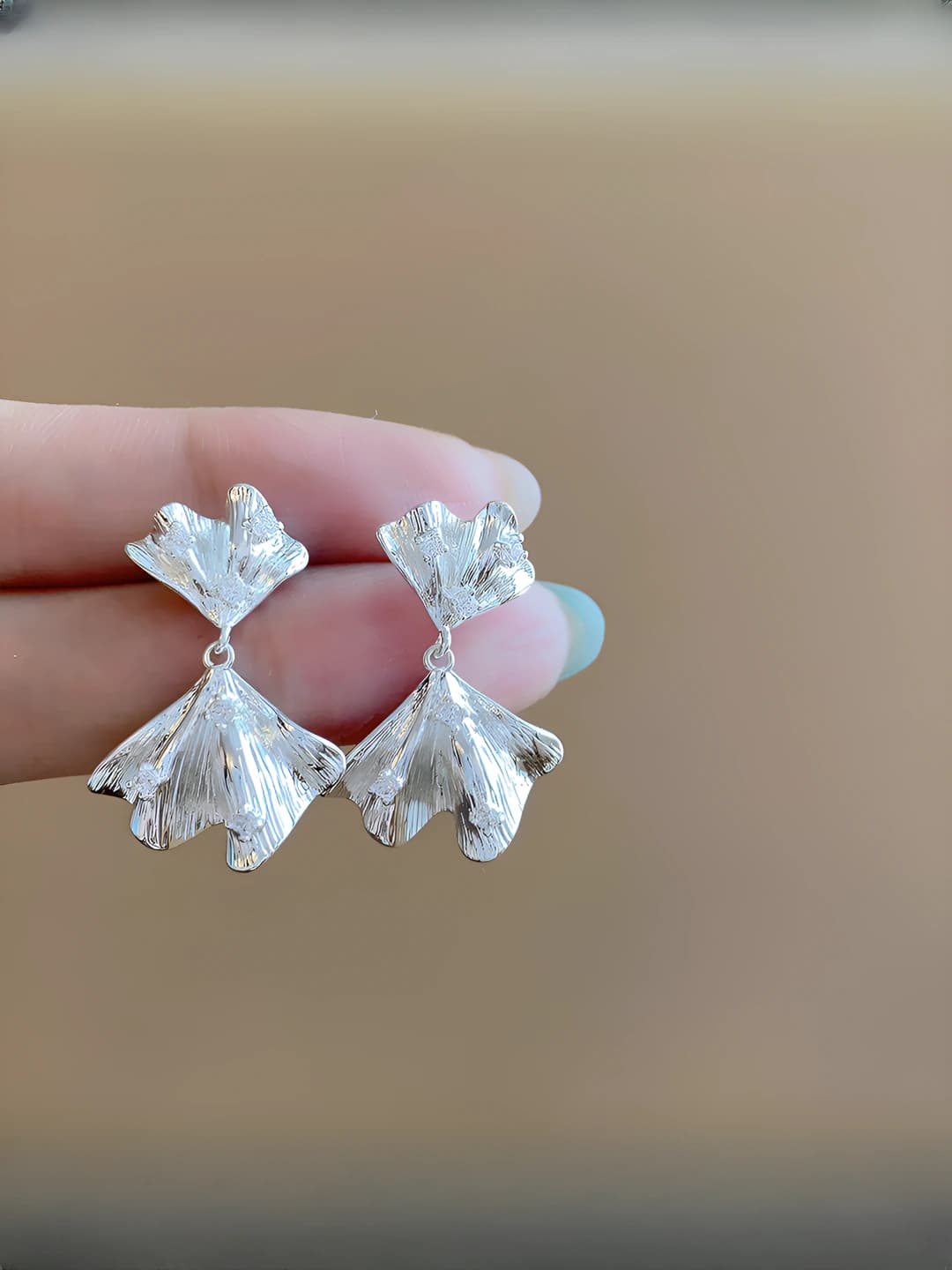 Silver post, silver