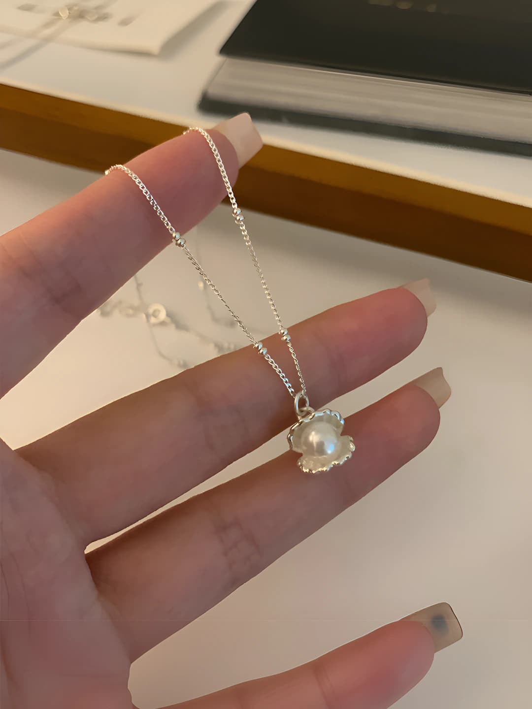 Women's pendant: with pearl, natural design element, ins style, pearl pendant on figaro chain