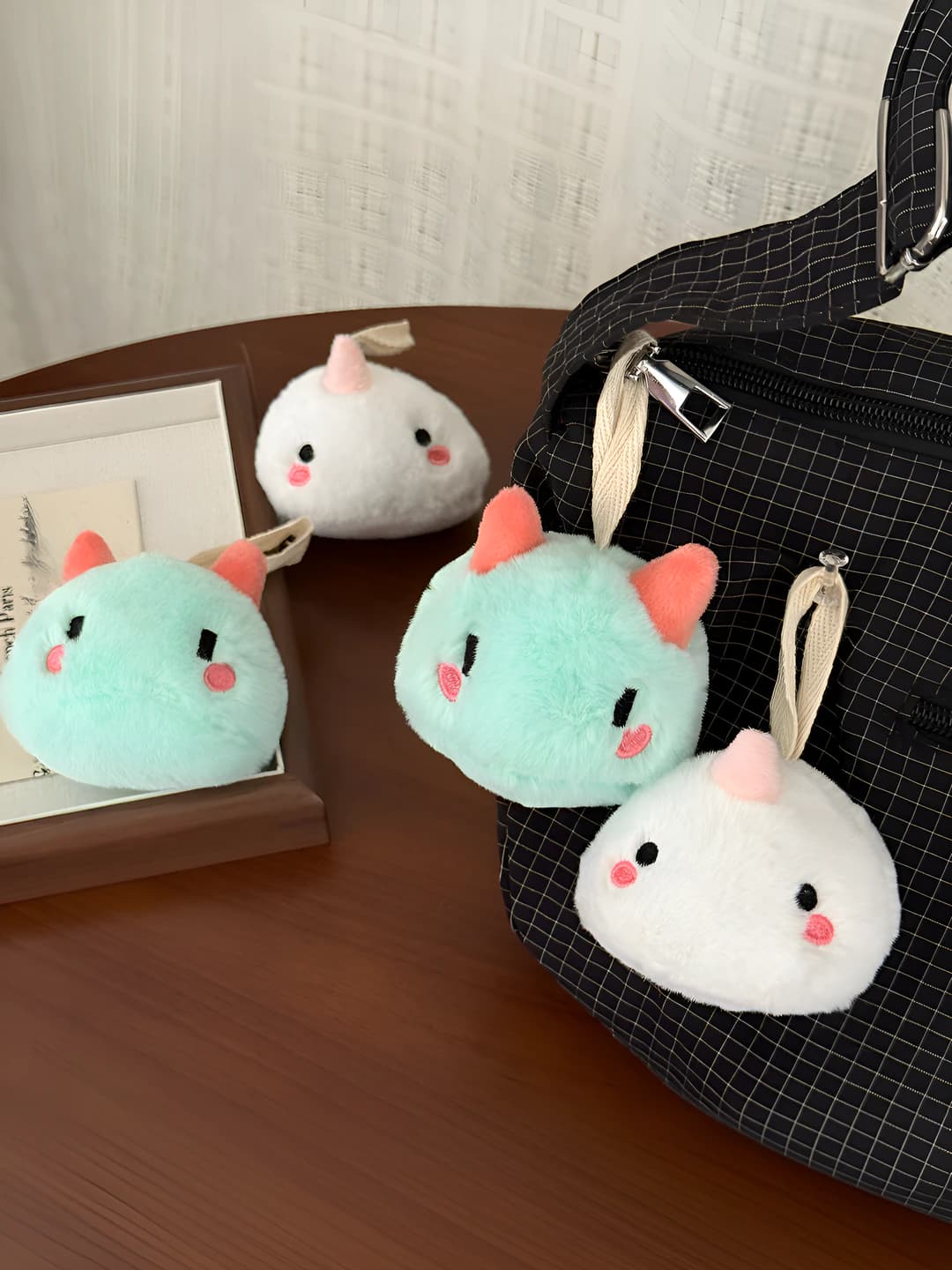 Women's plush keychain: Kitty, Snoopy and cartoon character pattern, cute and fun design
