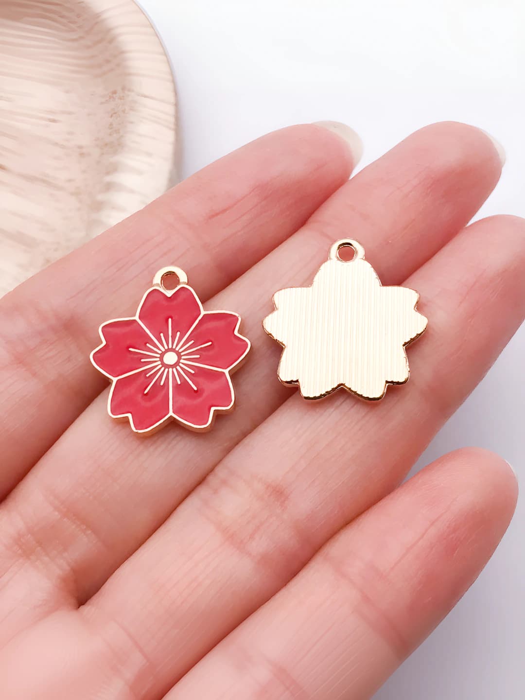 1 pc Red cherry blossom 17x19mm-1.6g