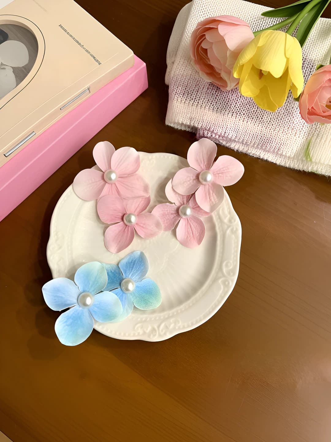 Ayollar uchun mint rangli phalaenopsis orchid guli shaklidagi soch toʻgʻnagʻichlari va taroqlar, akril, qoʻlda ishlangan, oʻtloq uslubidagi yon tomon uchun