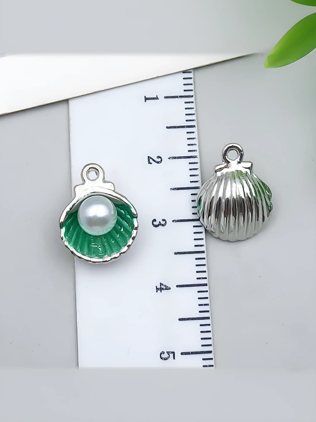 White gold, green ocean, pearl, shell, 15x12mm, 1.1g