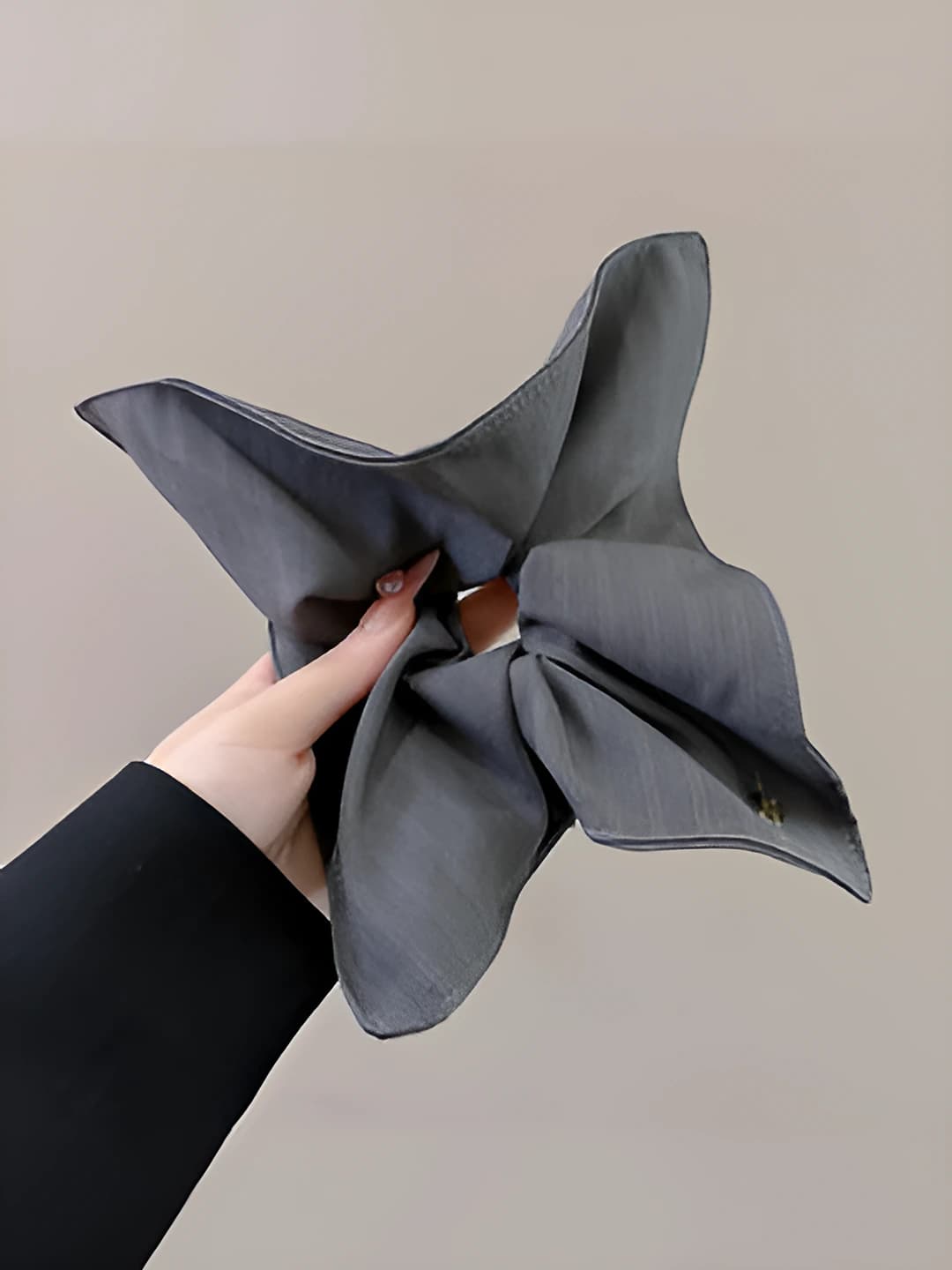 2# Dark grey square 21 cm