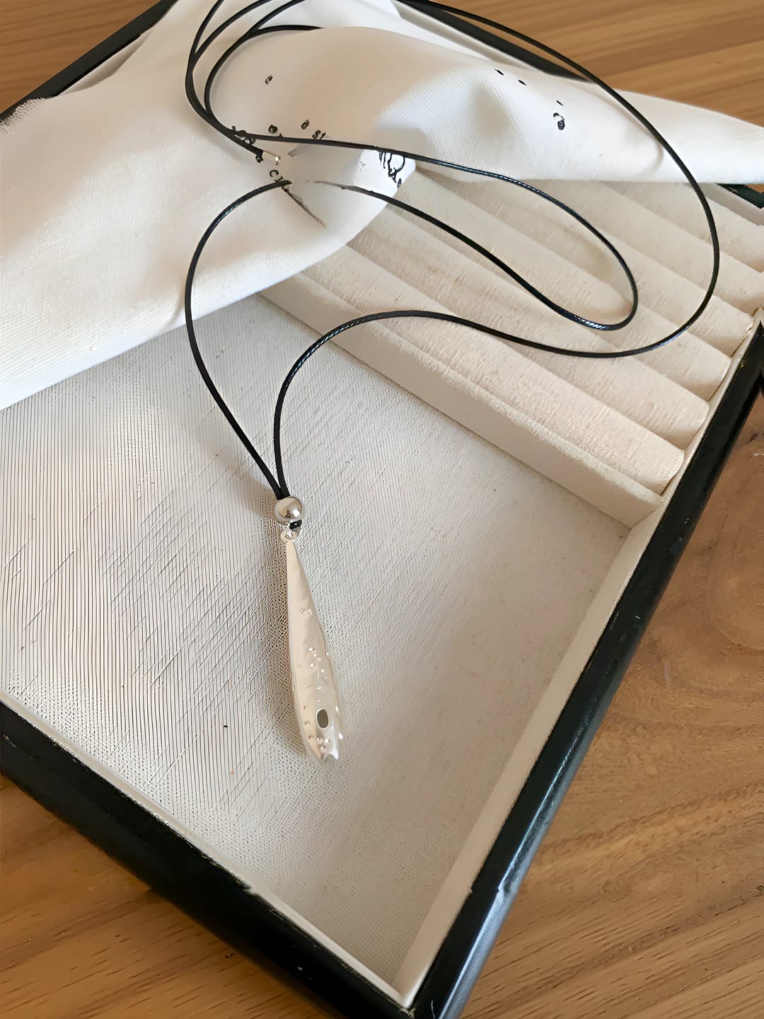 Necklace - Silver - Black