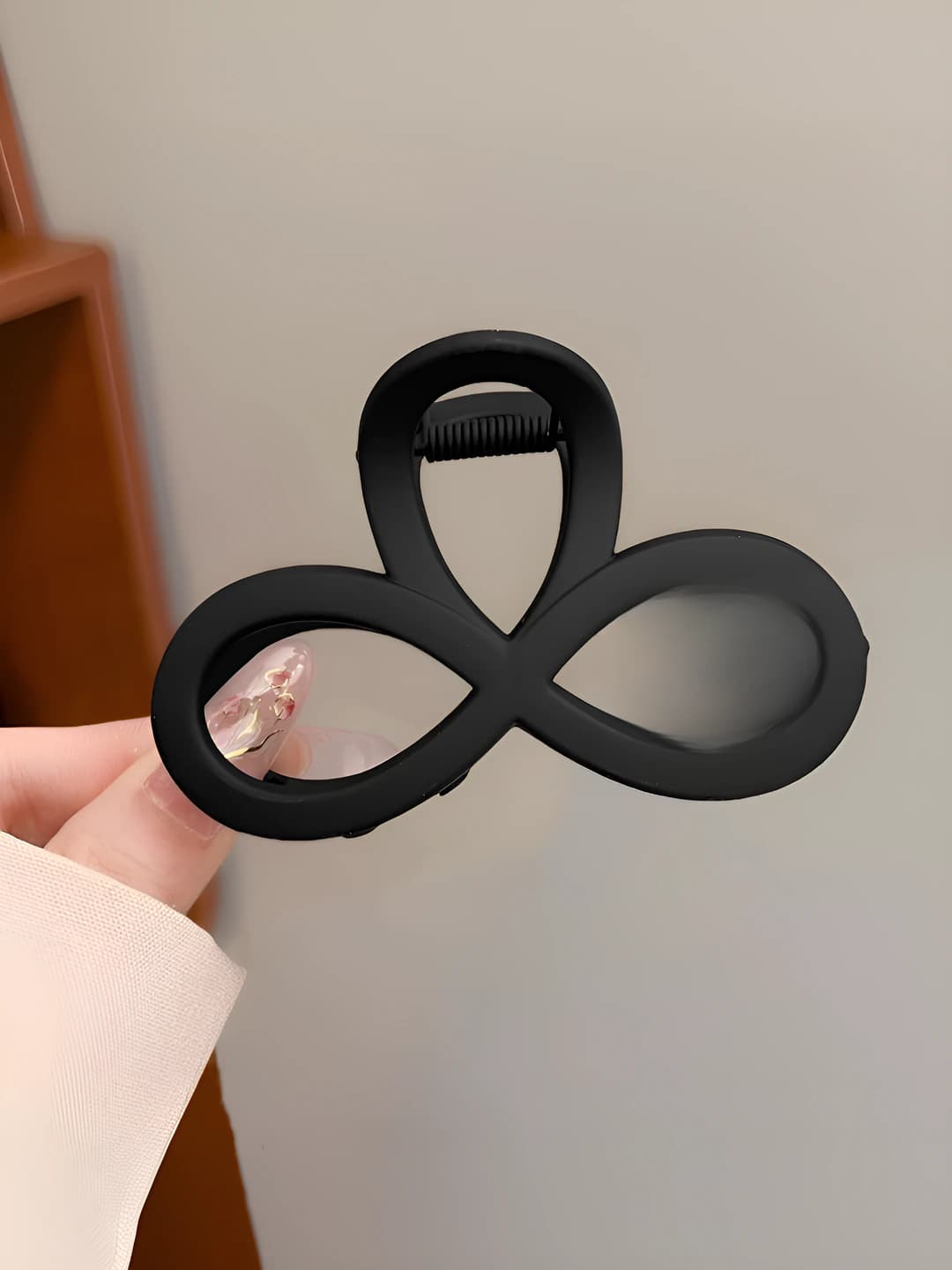 Qora tutqich 8 cm